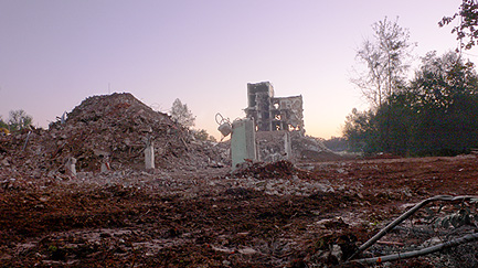 One more view of The Asylum about a week before it was 100% rubble.  (2006)